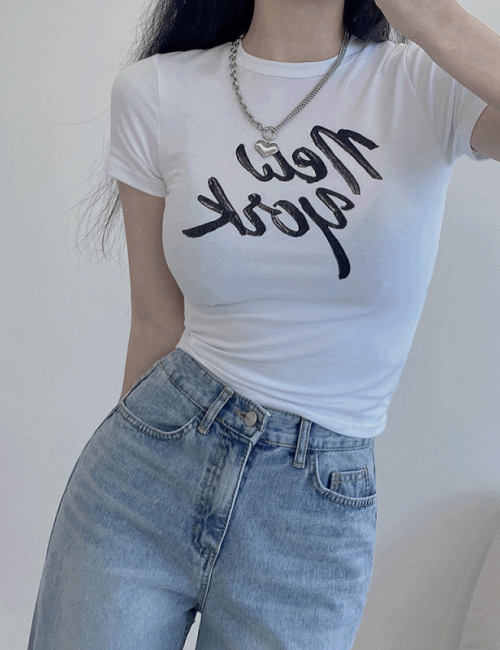 [ 쫀쫀스판/바디보정 ] 뉴욕 레터링 세미 크롭 반팔 티셔츠